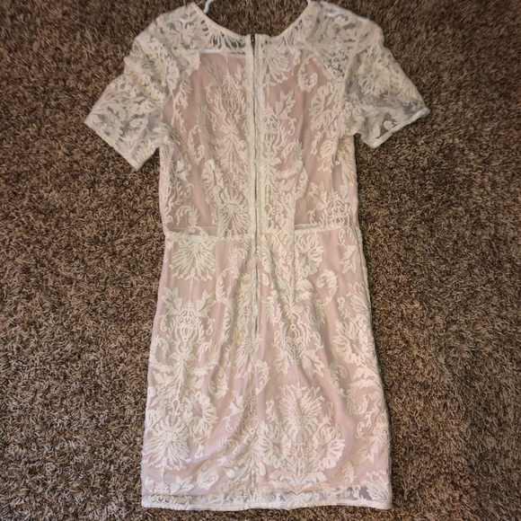 Lace homecoming dress - Picture 2 of 3